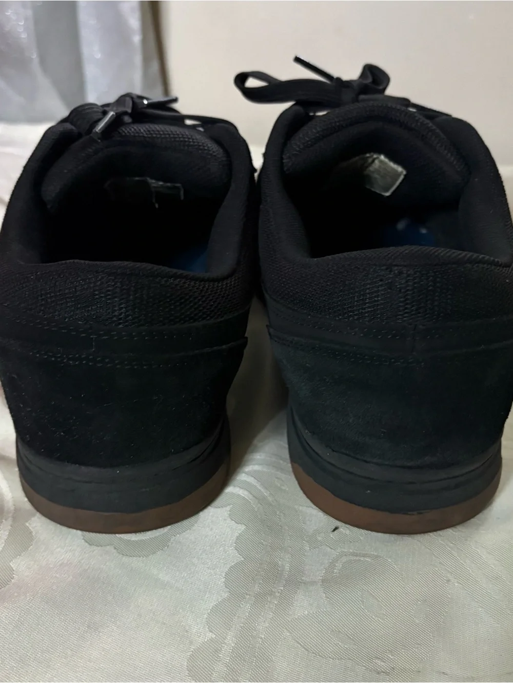Brahma men’s Grate 11 steel toe work shoe featuring a black suede design size 12